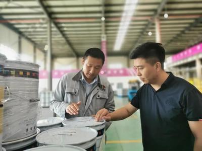 宿原裝飾設(shè)計(jì)團(tuán)隊(duì)赴德愛威云建材生產(chǎn)基地考察水性涂料